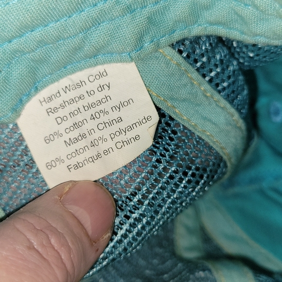 Guess Baseball Adjustable Hat - Picture 6 of 6